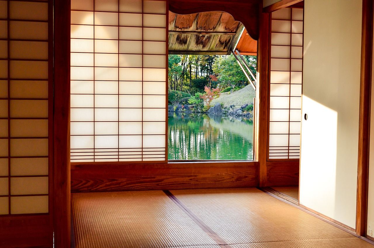 Entrada casa en japón a lago